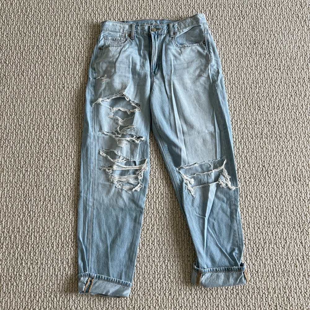 American eagle distressed mom jeans worn once